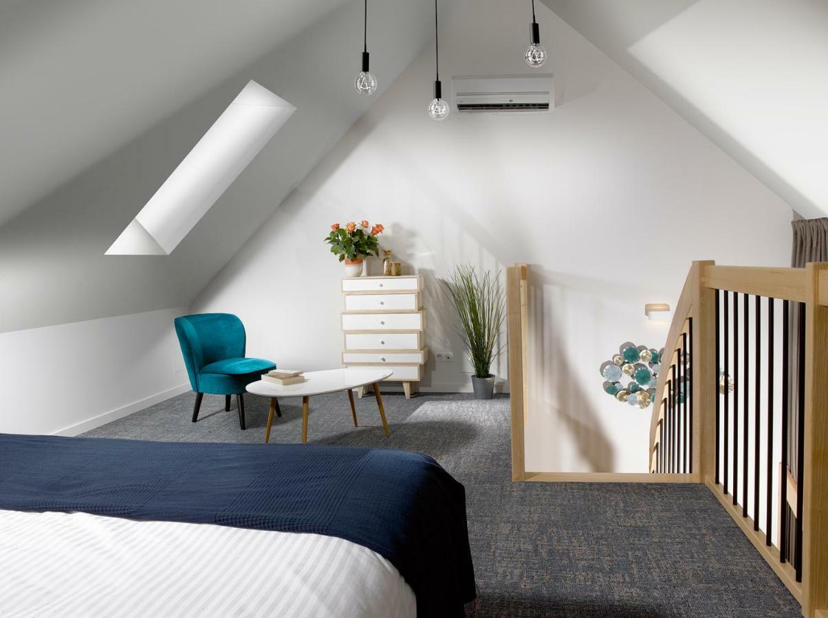 Hotel Au Petit Pont Ла Ванзно Екстериор снимка